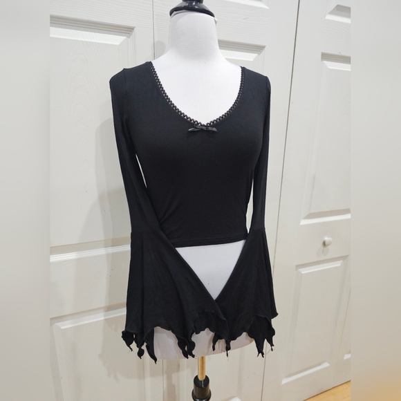 Dolls Kill The Grave Girls Punk Goth Bat Wings Black V Neck Fang Club Crop Top S - Picture 3 of 12